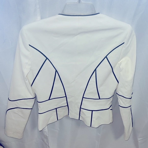 Bebe Y2K Blazer suit Jacket Sz 6 White W/ Black Piping Front Zip Lined Fashion M - Picture 5 of 6